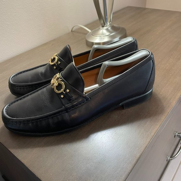 Salvatore Ferragamo Loafers. Black. Size 9EE main image 8